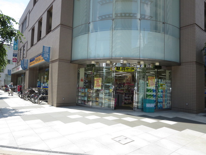 ドラックストア　マツモトキヨシ（ドラッグストア）まで161m