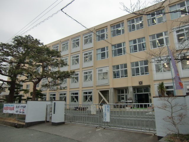 中学校　浜松市立高台中学校（中学校）まで1582m