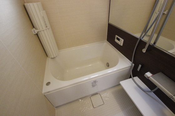 バス・シャワールーム　※別部屋の写真です