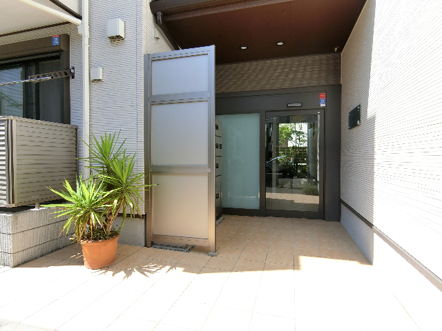 ロビー　オートロック付き