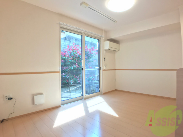 居室・リビング　キッチン側からＬＤＫを撮影。イメージを掴んでくださいね。