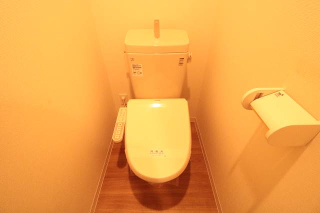 トイレ　シャワートイレ完備♪