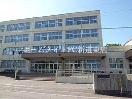 中学校　札幌市立琴似中学校（中学校）まで1066m