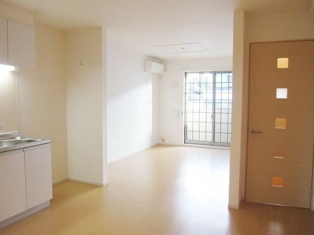 居室・リビング　★南向きの日当たり良好なお部屋です★