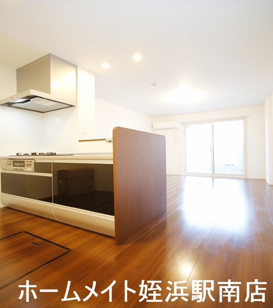 居室・リビング　★希少な築浅ペット可物件！猫ちゃんも飼育可能！★参考写真