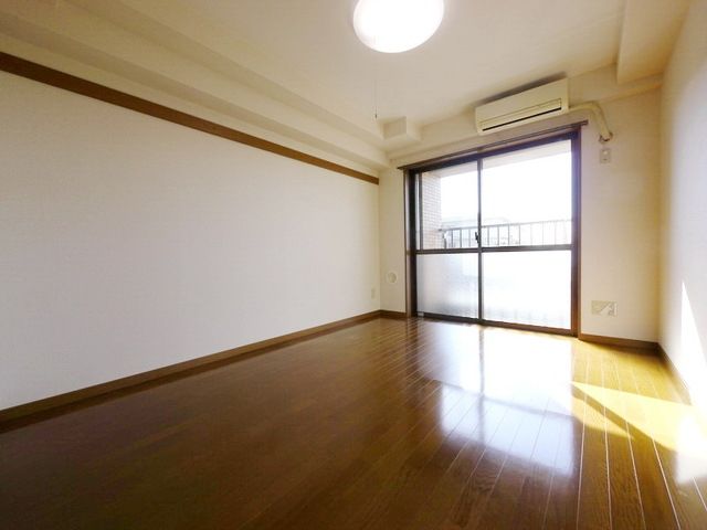 居室・リビング　★６．２帖の洋室★