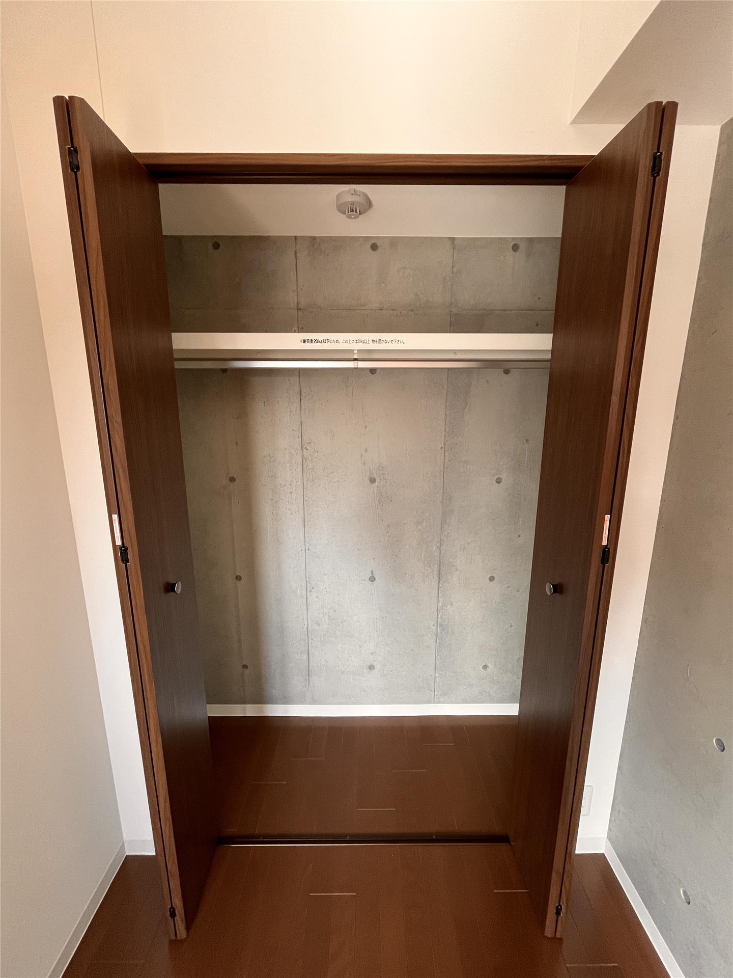 収納　写真は別部屋です。