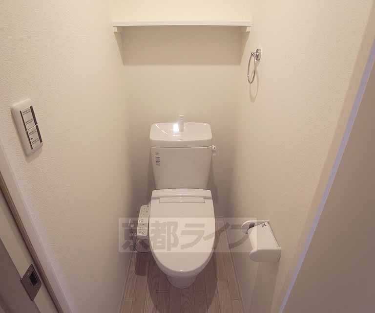 トイレ　ウォシュレットも付いてますよ