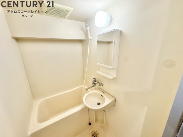 バス・シャワールーム　シンプルで機能的なユニットバスです！