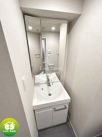 洗面設備　反転タイプ