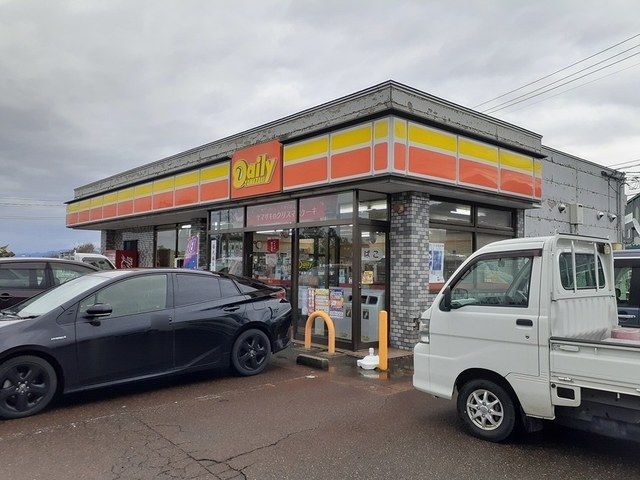 コンビニ　デイリーヤマザキ下越黒川店（コンビニ）まで1552m