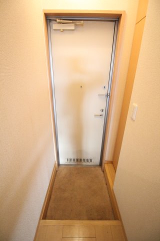 玄関　他号室参考写真