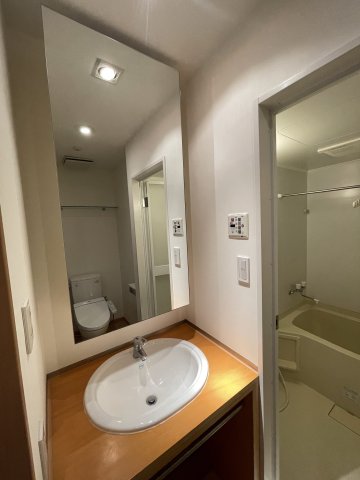 洗面設備　※写真は901号室です。 相違する場合は現況を優先いたします