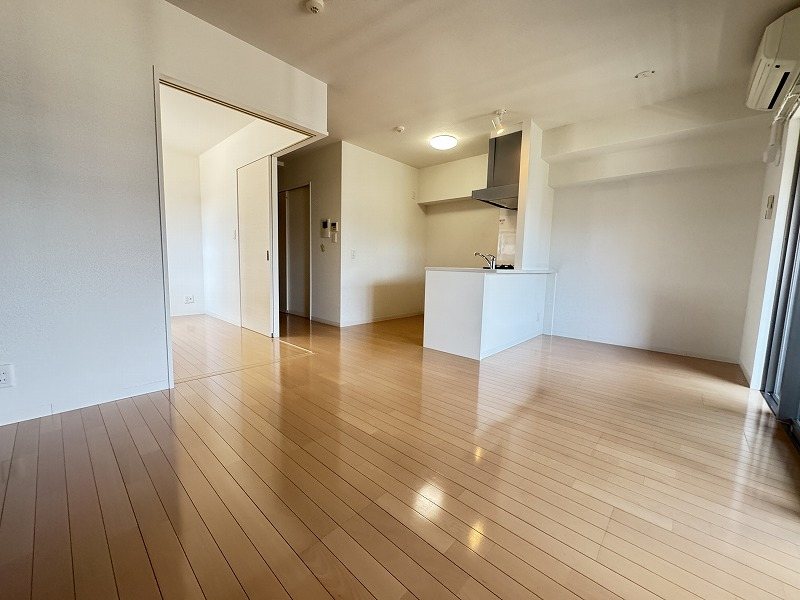 居室・リビング　※掲載情報と物件の現況が異なる場合、現況を優先するものとしま