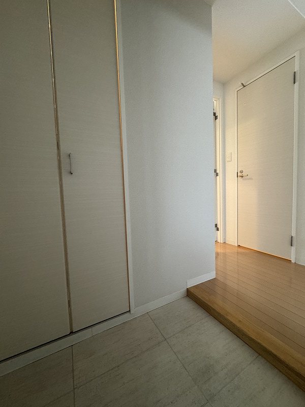 玄関　※掲載情報と物件の現況が異なる場合、現況を優先するものとしま