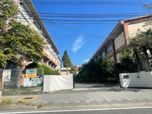 中学校　名古屋市立桜丘中学校（中学校）まで624m