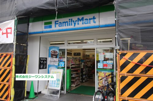 コンビニ　ファミリーマート 中川十一番町店（コンビニ）まで1648m