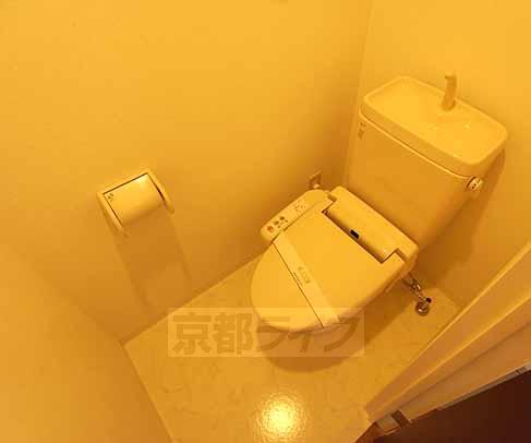 トイレ　ウォシュレット付きのトイレです。