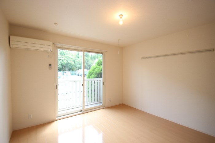 居室・リビング　8帖のフローリングのお部屋です☆