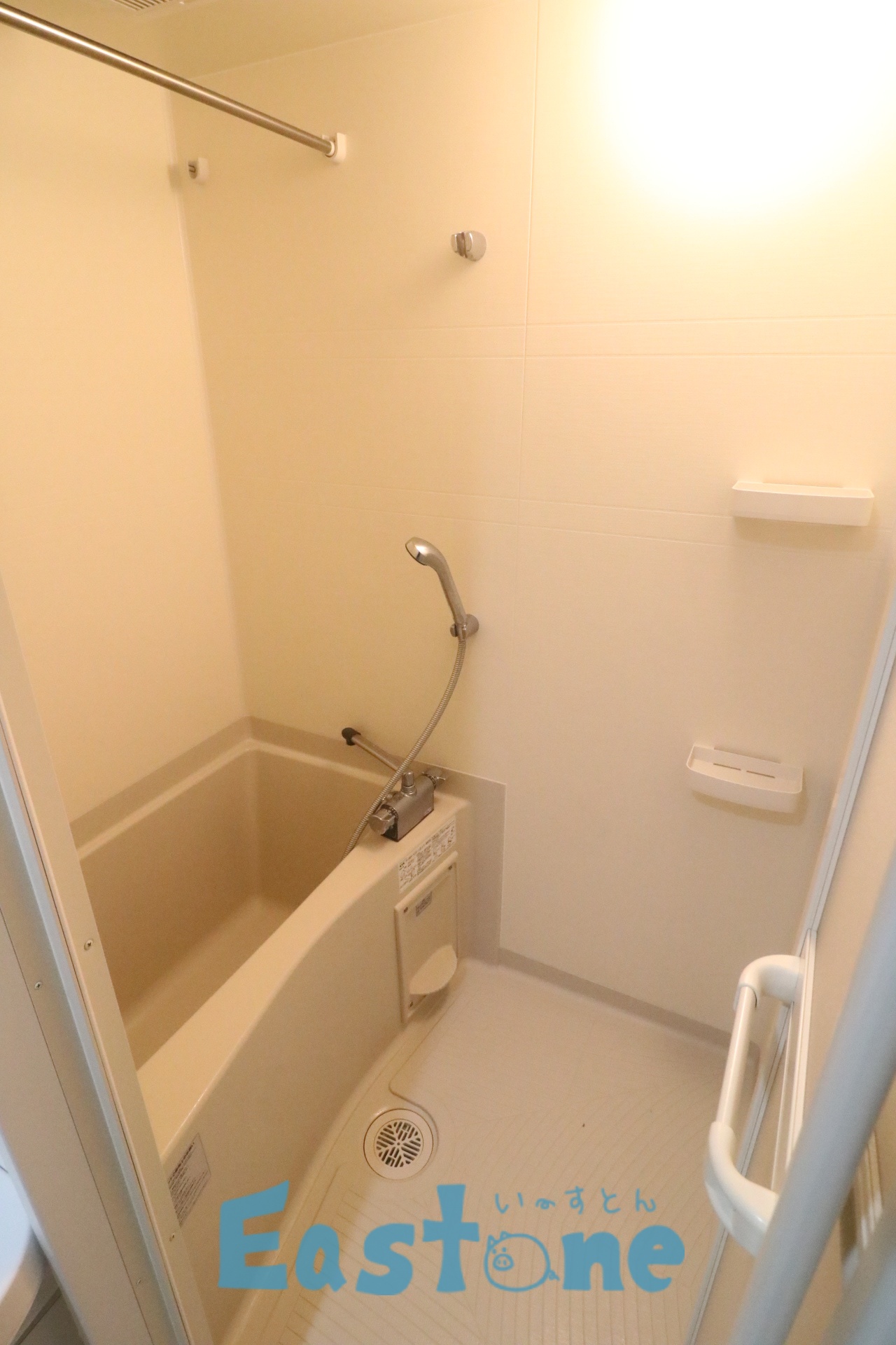 バス・シャワールーム　浴室乾燥機付き！