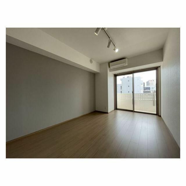 居室・リビング　※別部屋の参考写真です。