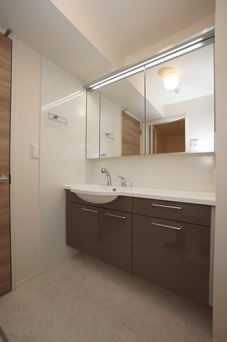 洗面設備　広い洗面スペース