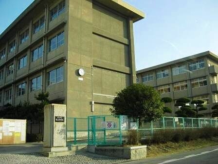 中学校　誠之中学校（中学校）まで376m