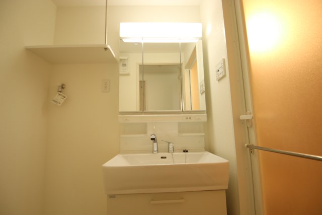 洗面設備　別室の参考写真です。※現況優先
