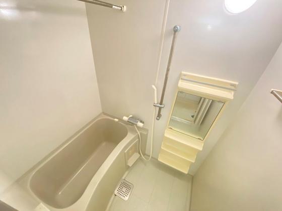 バス・シャワールーム　※別部屋の写真です