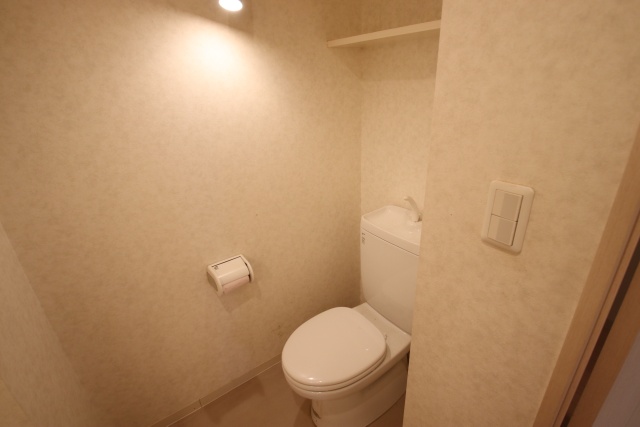 トイレ　※別室の参考写真の為、現況優先です。