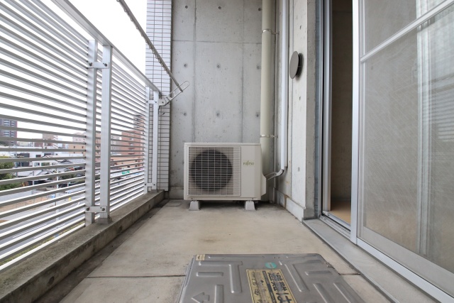 バルコニー　※別室の参考写真の為、現況優先です。