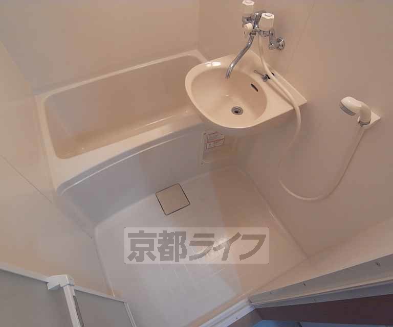 バス・シャワールーム　シャワー付きです。