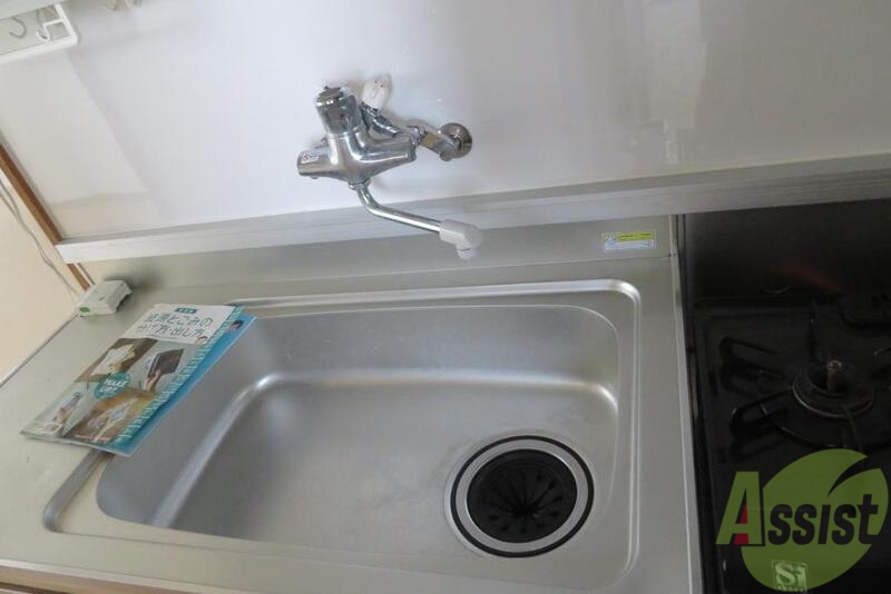 洗面設備　洗面はこちらで、お掃除も楽チンだね。