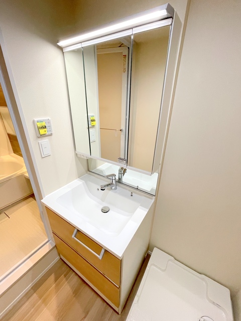 洗面設備　★３面鏡付きシャンプードレッサー★