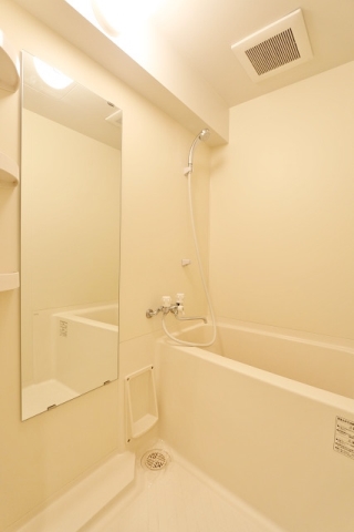 バス・シャワールーム　一日の疲れをゆっくり落としてください