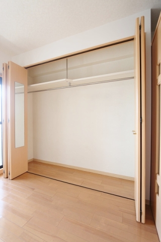 収納　洋服の多い方でも安心ですね