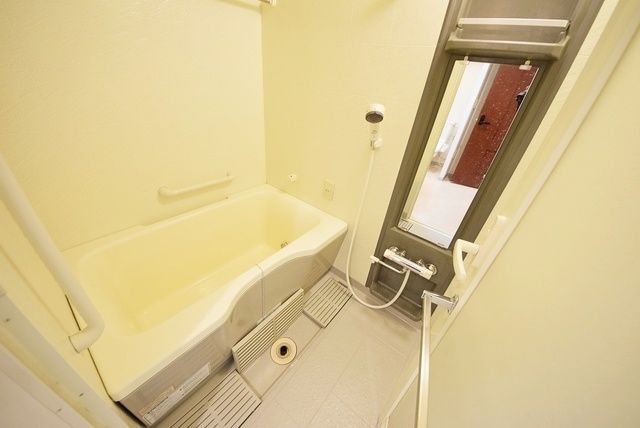 バス・シャワールーム　※別部屋の参考写真です。