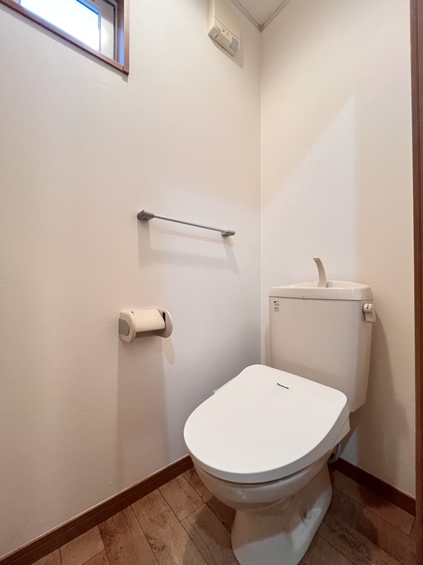 トイレ　キレイにクリーニング