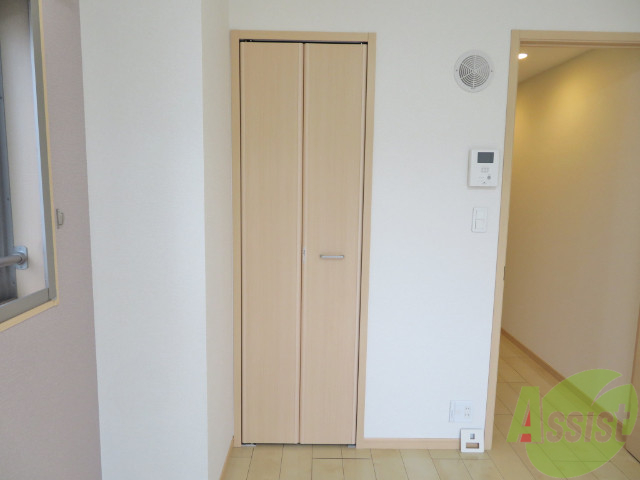 収納　収納はこちらのクローゼットになりますねー。