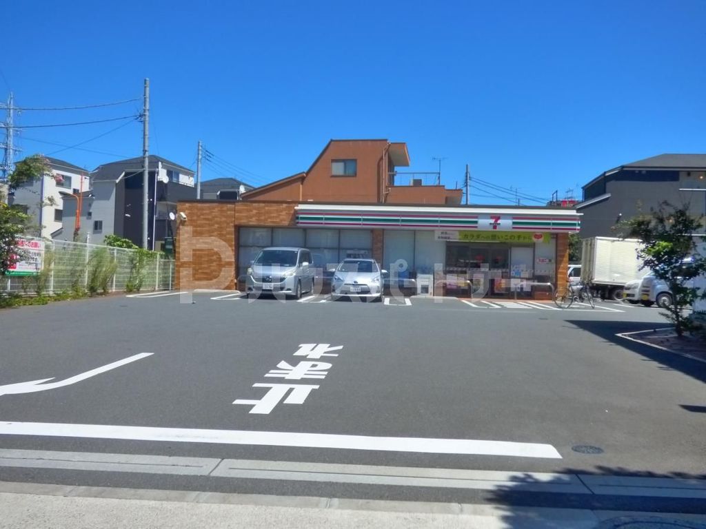 コンビニ　セブンイレブン足立青井5丁目店（コンビニ）まで390m