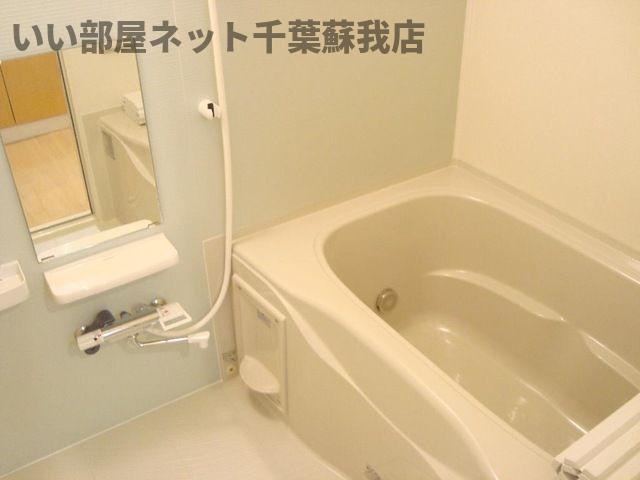 バス・シャワールーム　落ち着いた空間のお風呂です