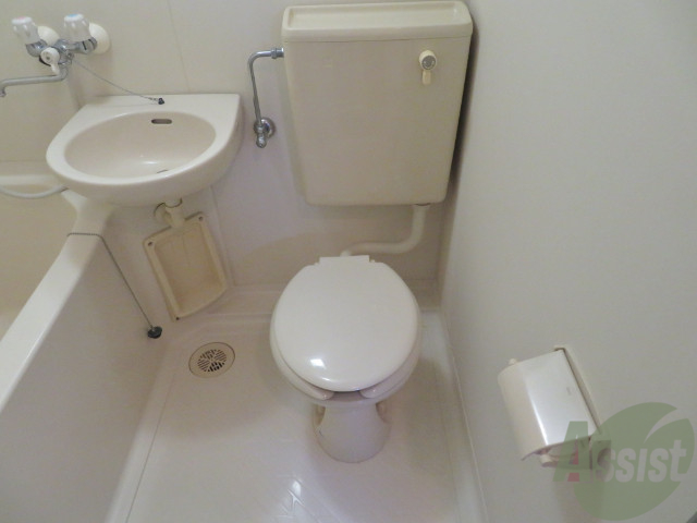 トイレ　こちらはトイレです。清潔感があり、安心して使用できます。