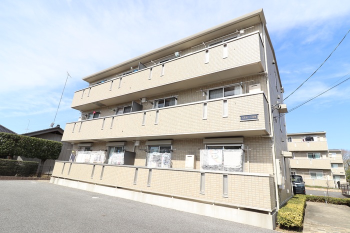 建物外観　落ち着いた雰囲気の外観です