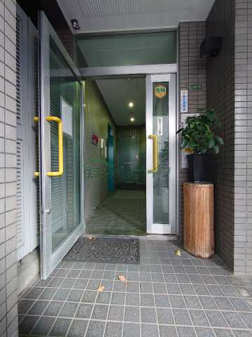 エントランス　ホーメストハイツ本郷のエントランス