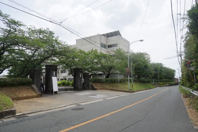中学校　豊橋市立青陵中学校（中学校）まで1269m
