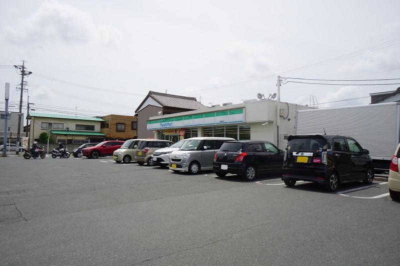 コンビニ　ファミリーマート豊橋旭店（コンビニ）まで568m