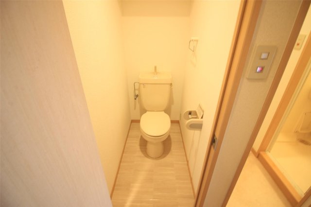 トイレ　同物件別室写真