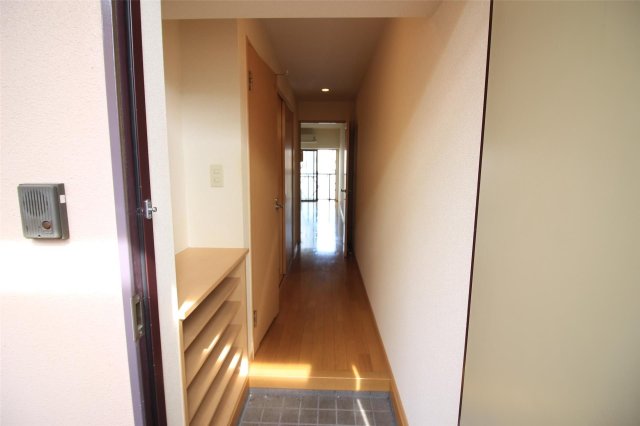 玄関　同物件別室写真