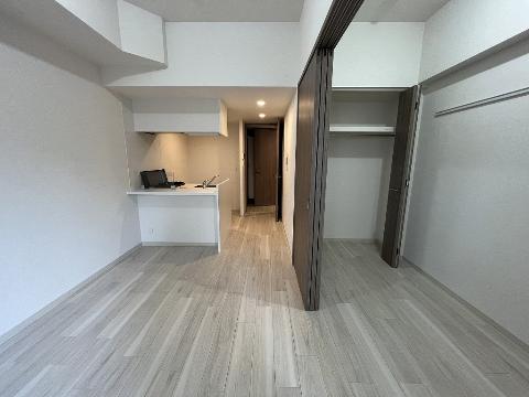 居室・リビング　室内