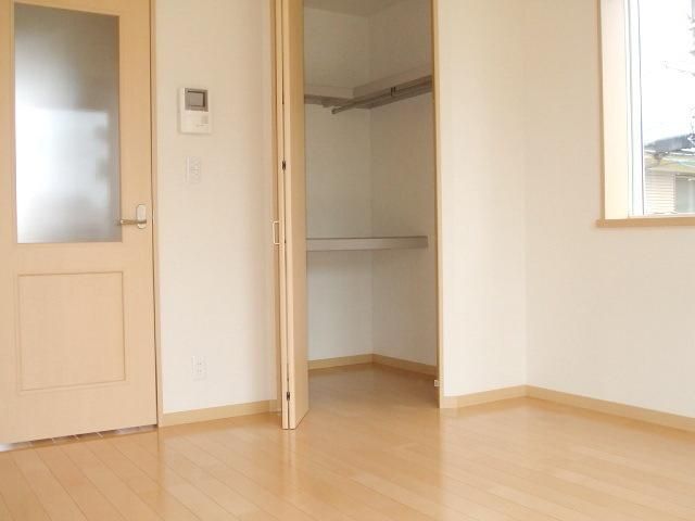 居室・リビング　★角部屋２面採光★